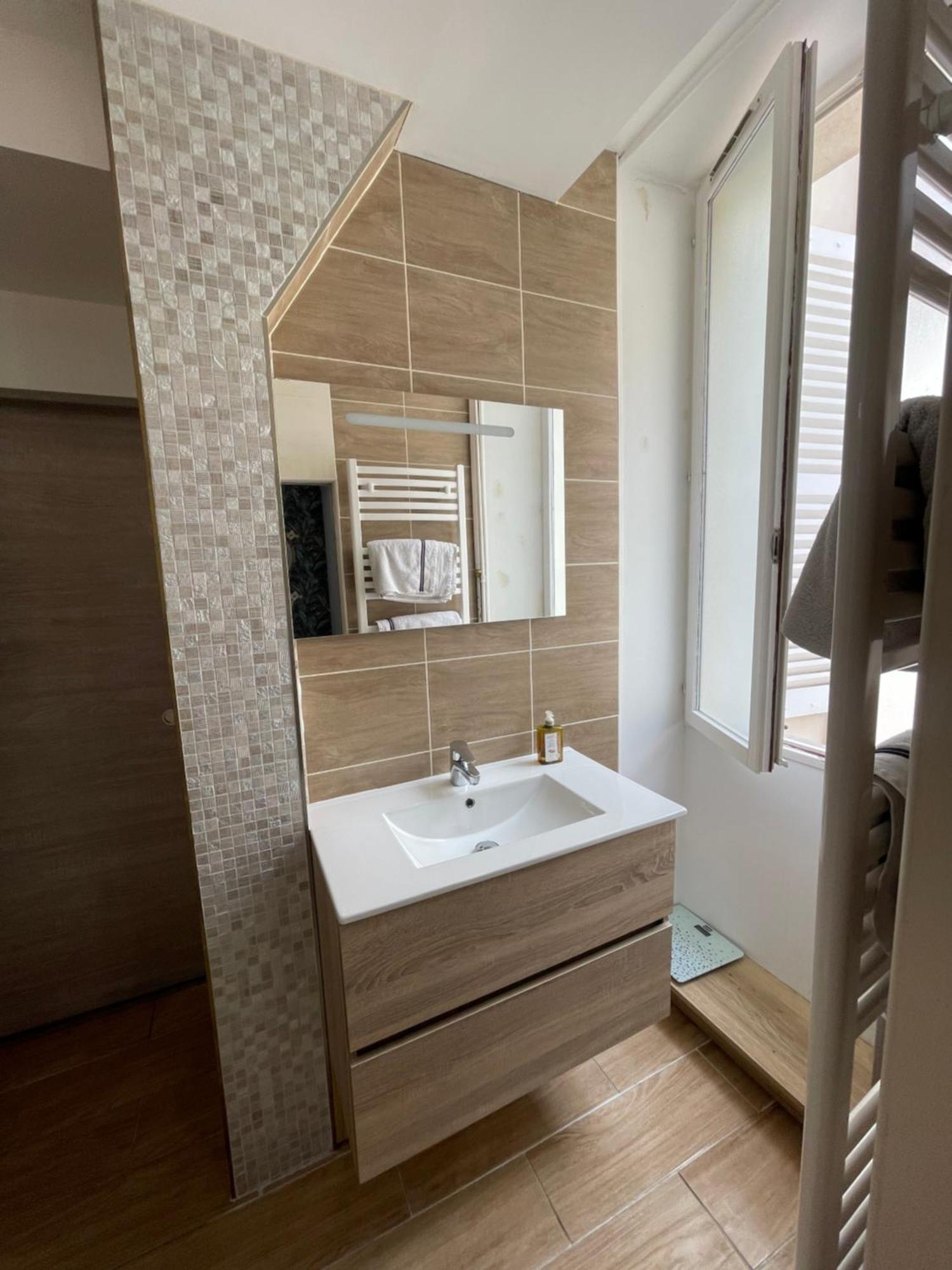Appartement Moderne Centre Ville, 5 Personnes, 65 M2 Semur-en-Auxois Exterior foto