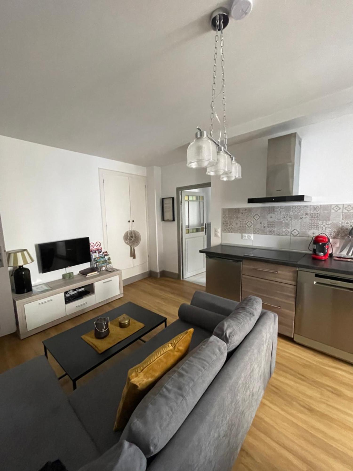 Appartement Moderne Centre Ville, 5 Personnes, 65 M2 Semur-en-Auxois Exterior foto